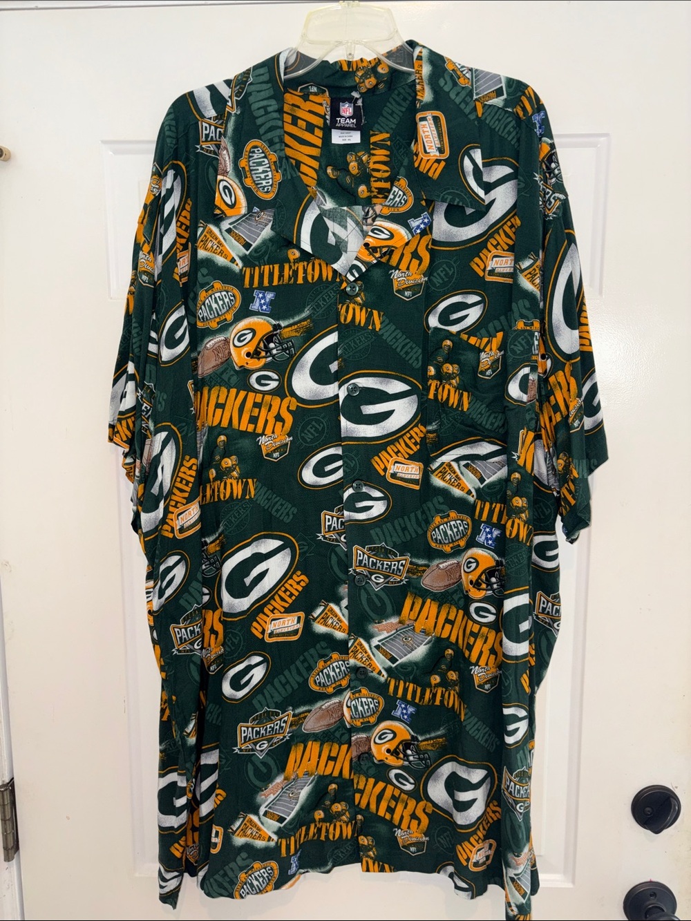 NFL Team Apparel Brand Green Bay Packers AOP Hawaiian Button Camp Shirt NWOT